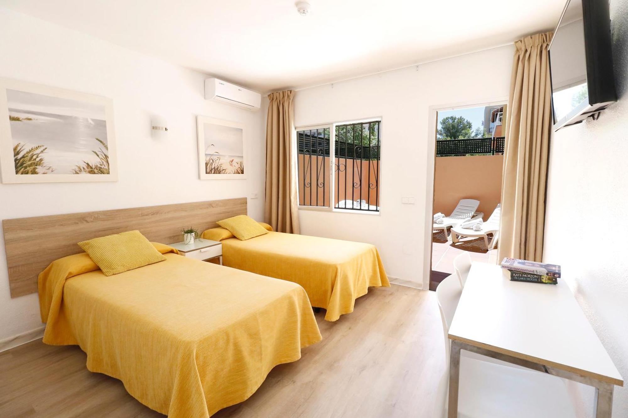 Naika Studios & Apartments Palmanova Екстериор снимка