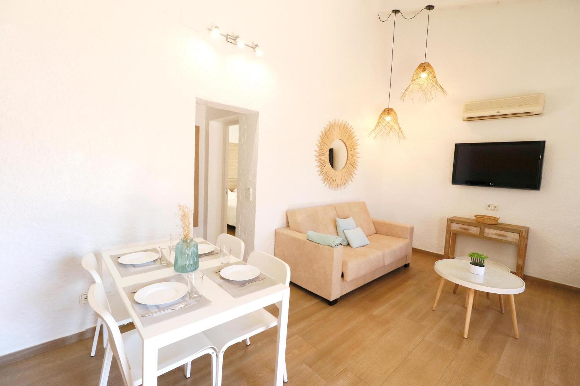 Naika Studios & Apartments Palmanova Екстериор снимка