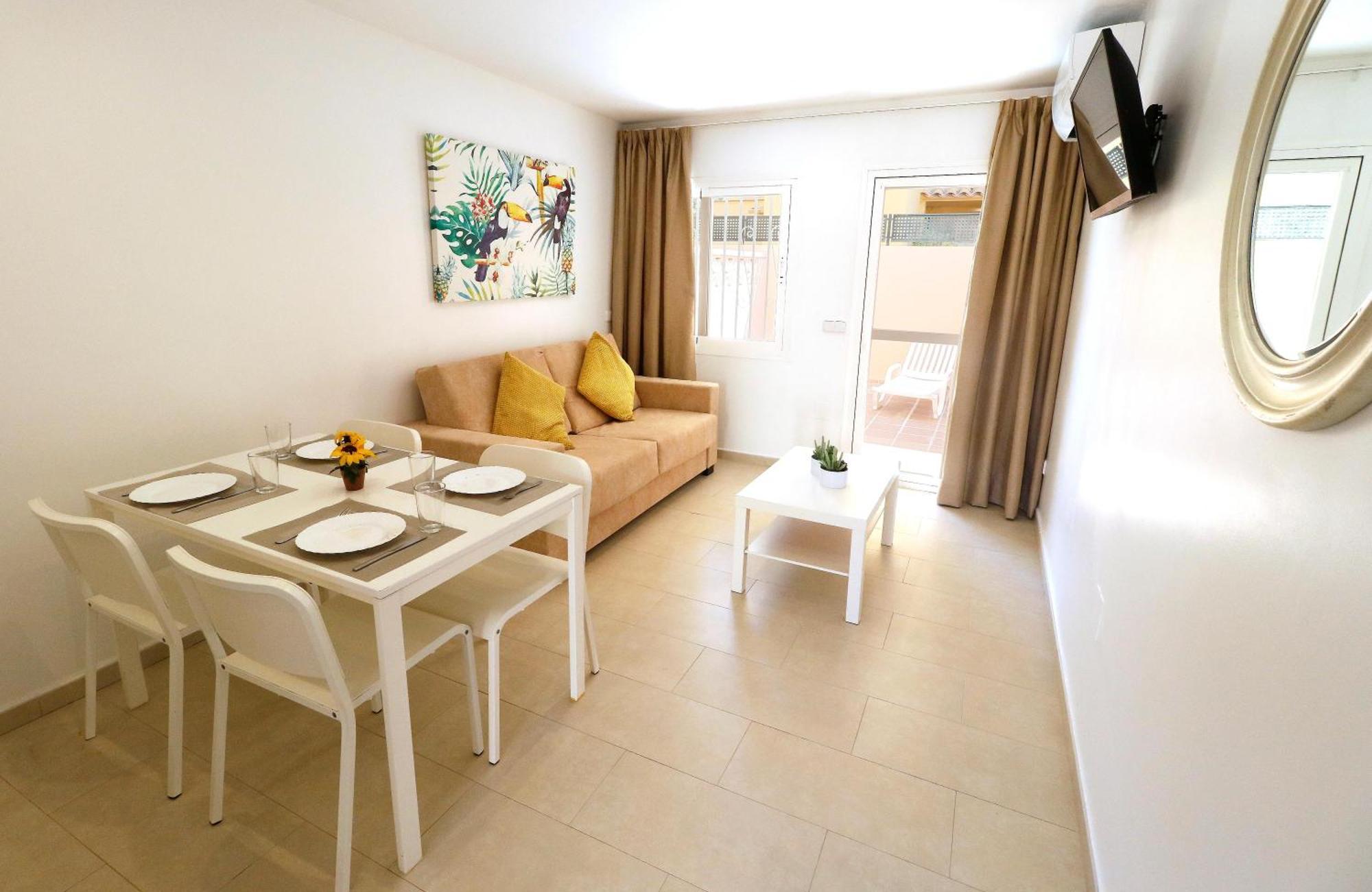 Naika Studios & Apartments Palmanova Екстериор снимка