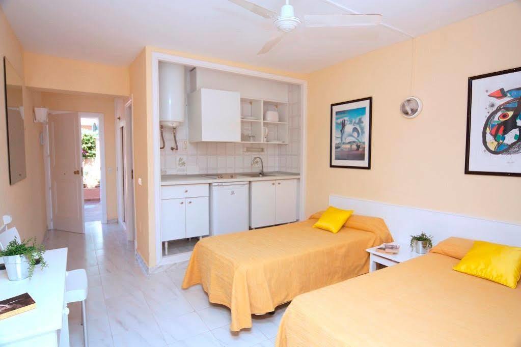 Naika Studios & Apartments Palmanova Екстериор снимка