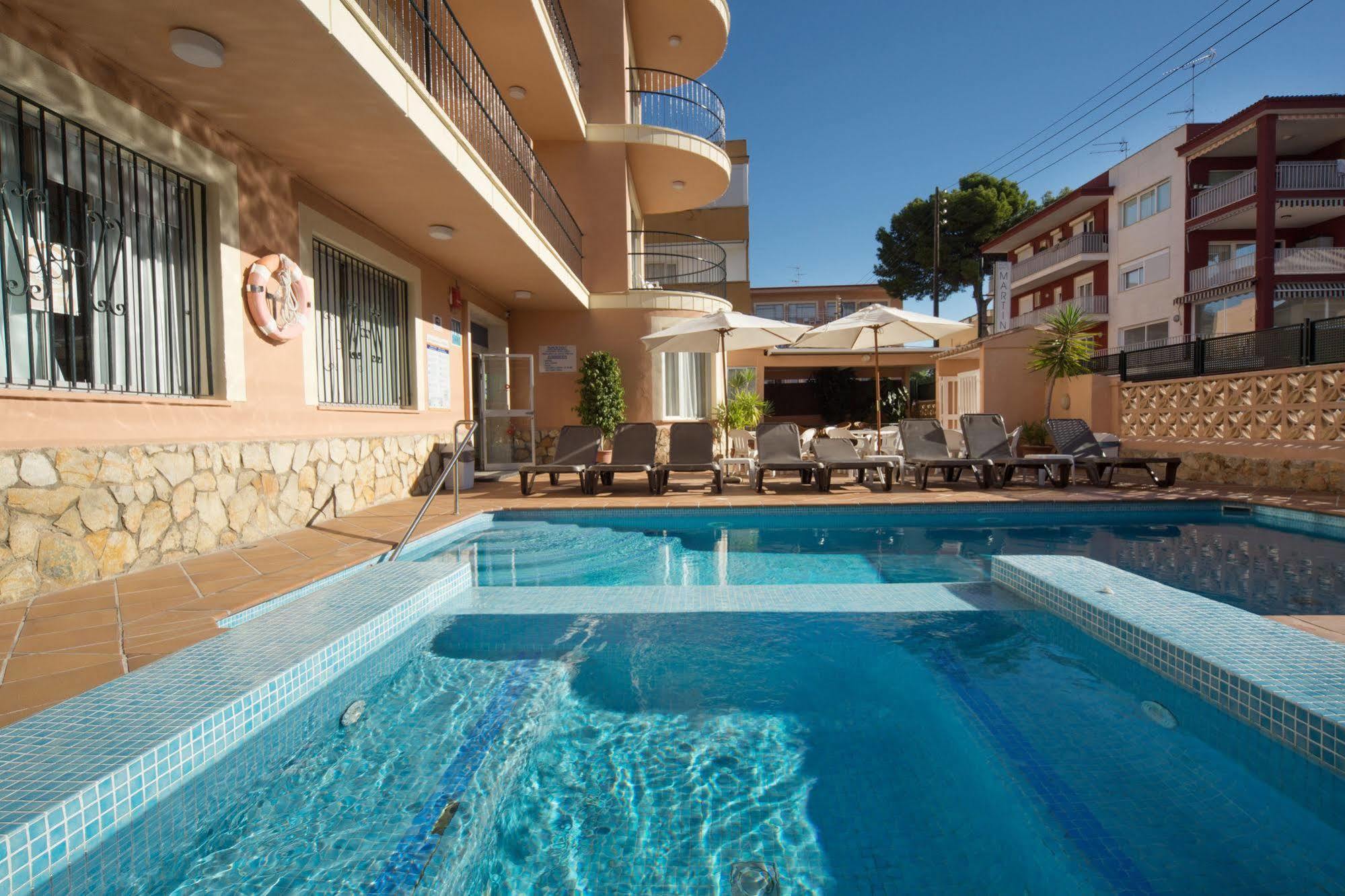 Naika Studios & Apartments Palmanova Екстериор снимка